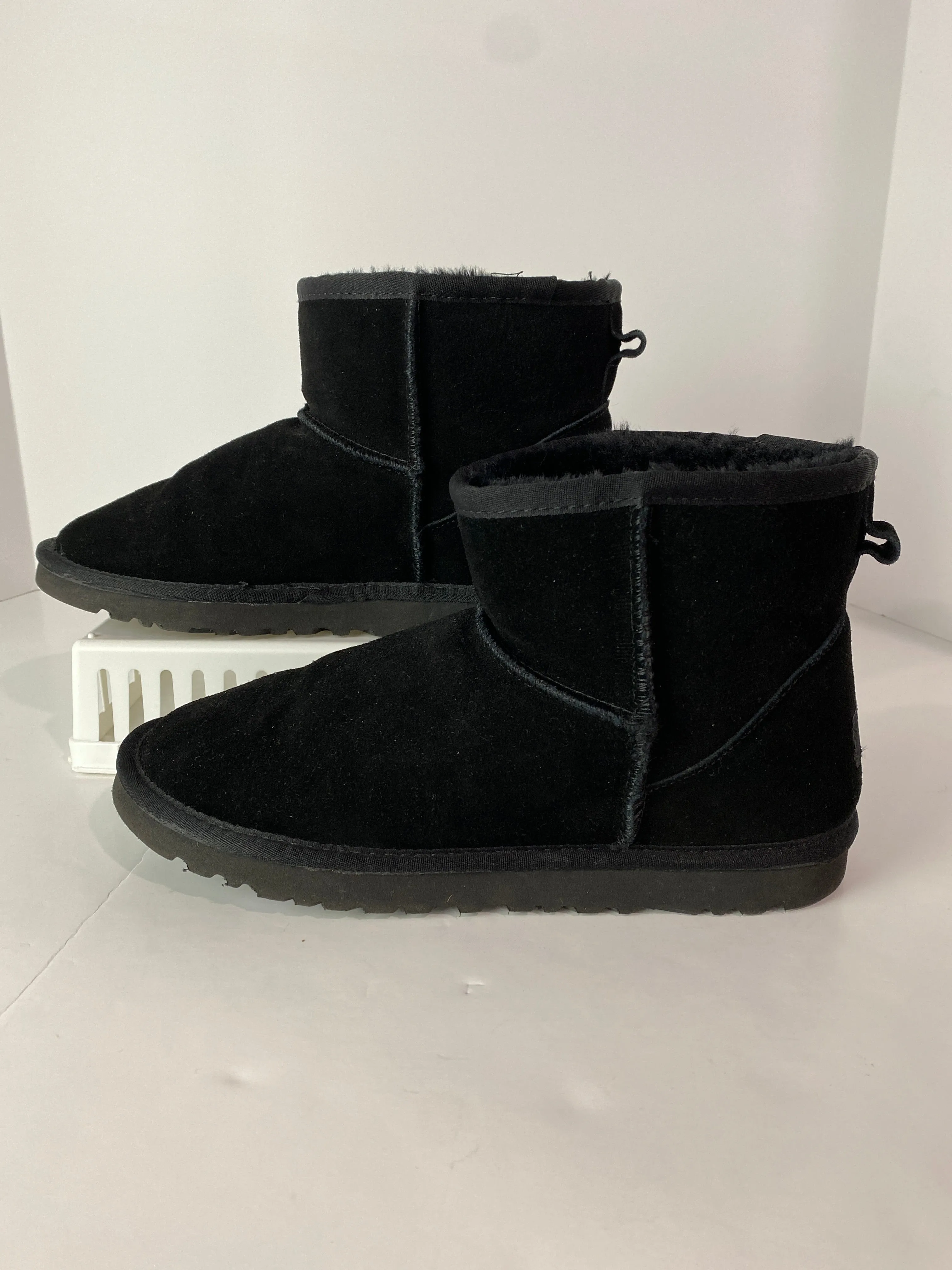 Black Boots Ankle Flats Ugg, Size 11