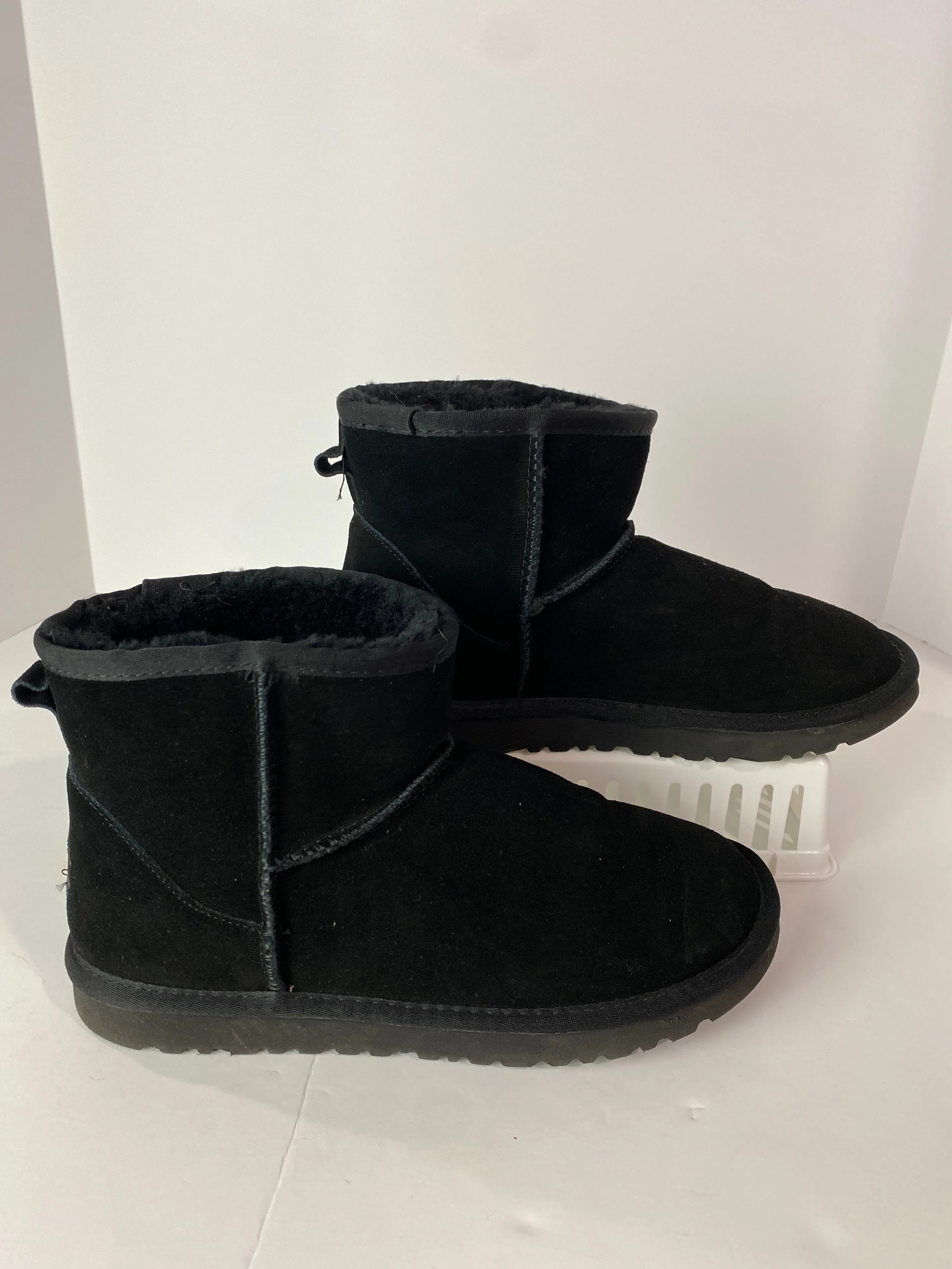 Black Boots Ankle Flats Ugg, Size 11