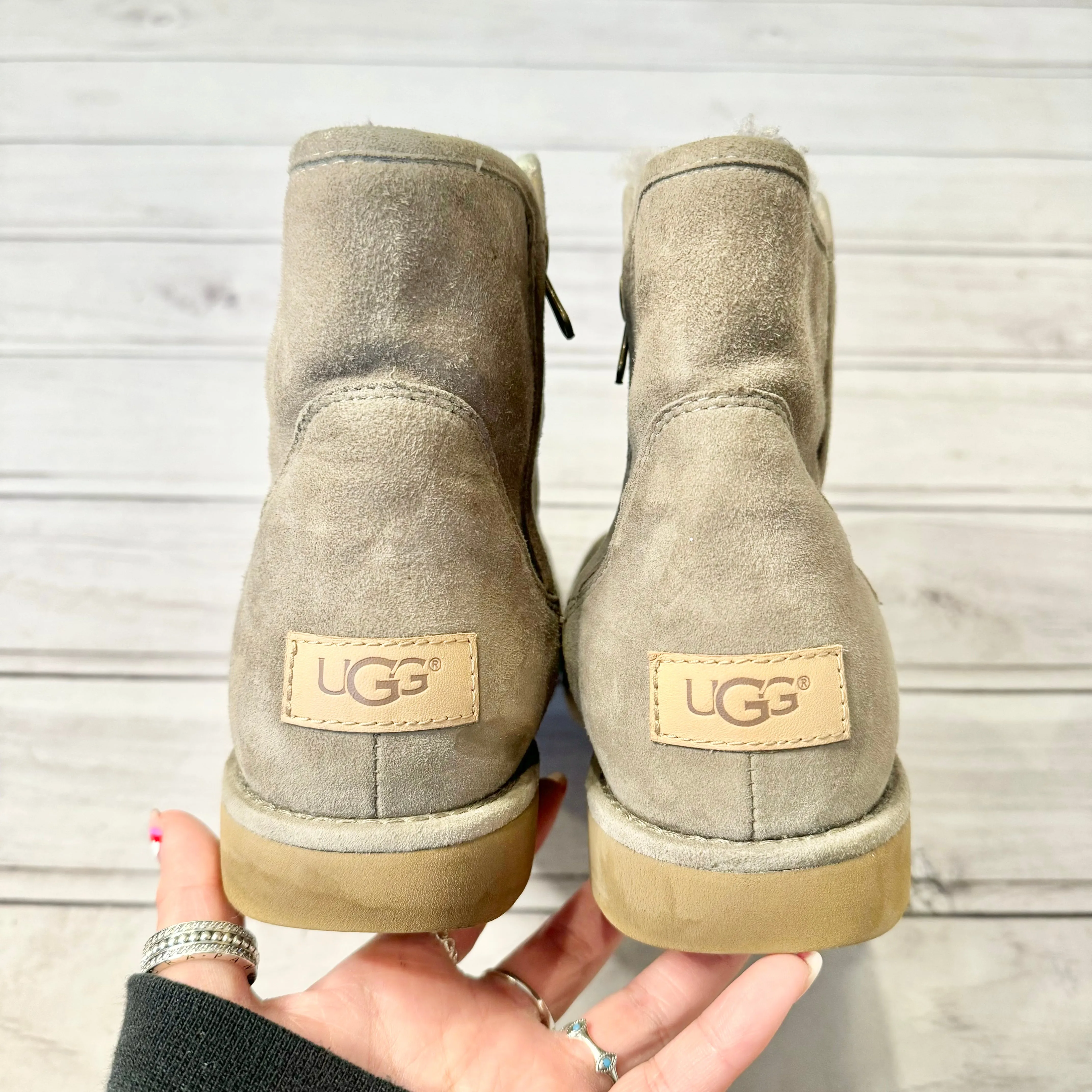 Boots Ankle Flats By Ugg  Size: 9