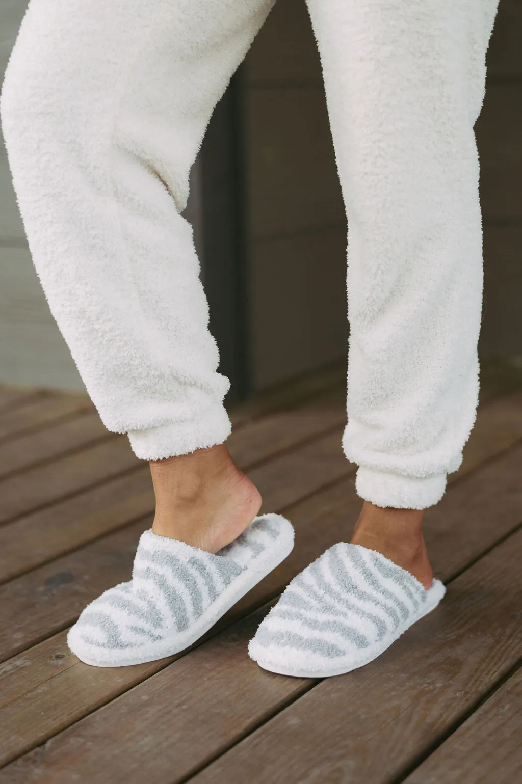 DOORBUSTER// Zebra Sherpa Slippers- Grey