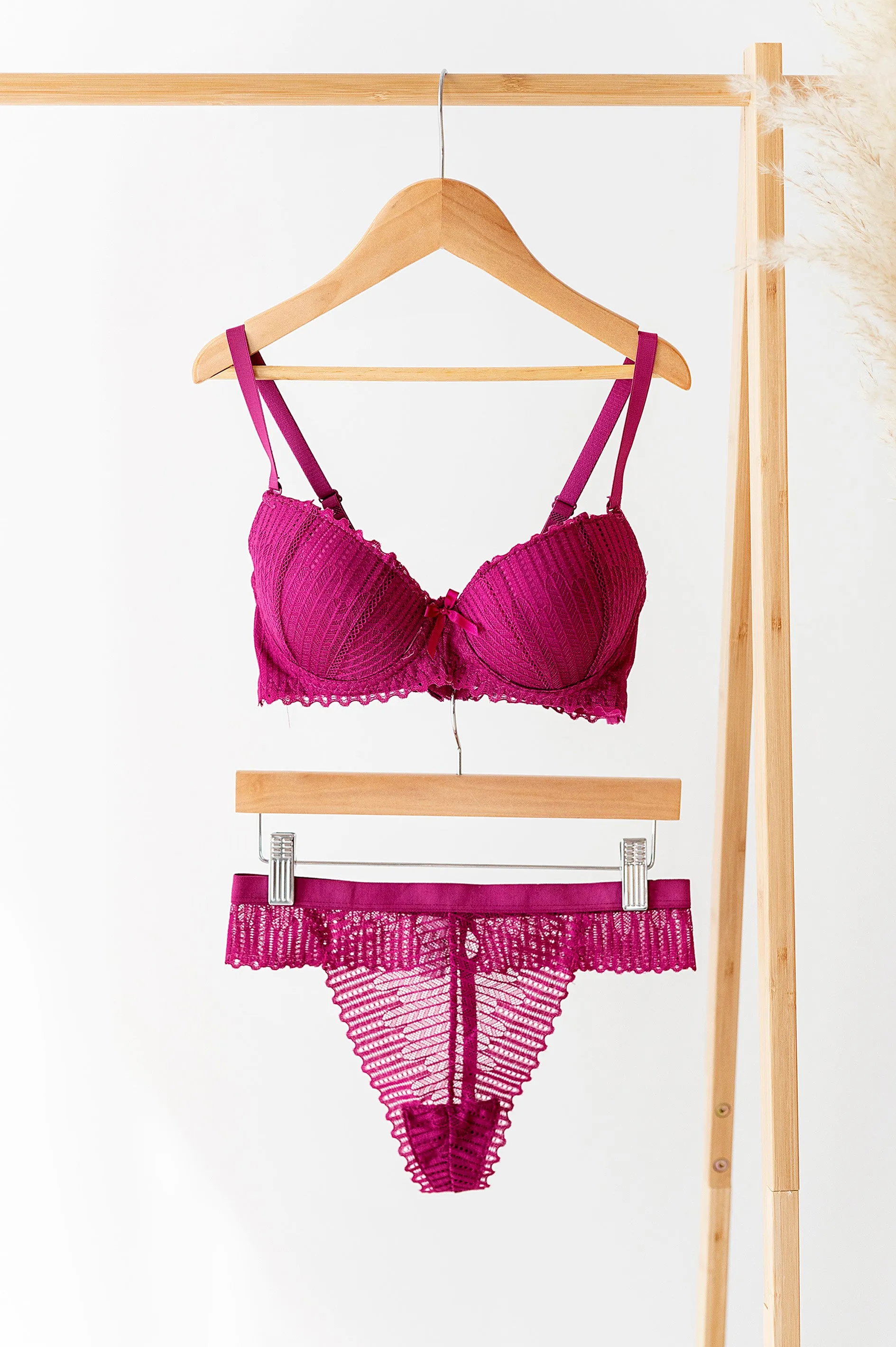 Gia Lace Bra In Fuchsia - Size 40C Left