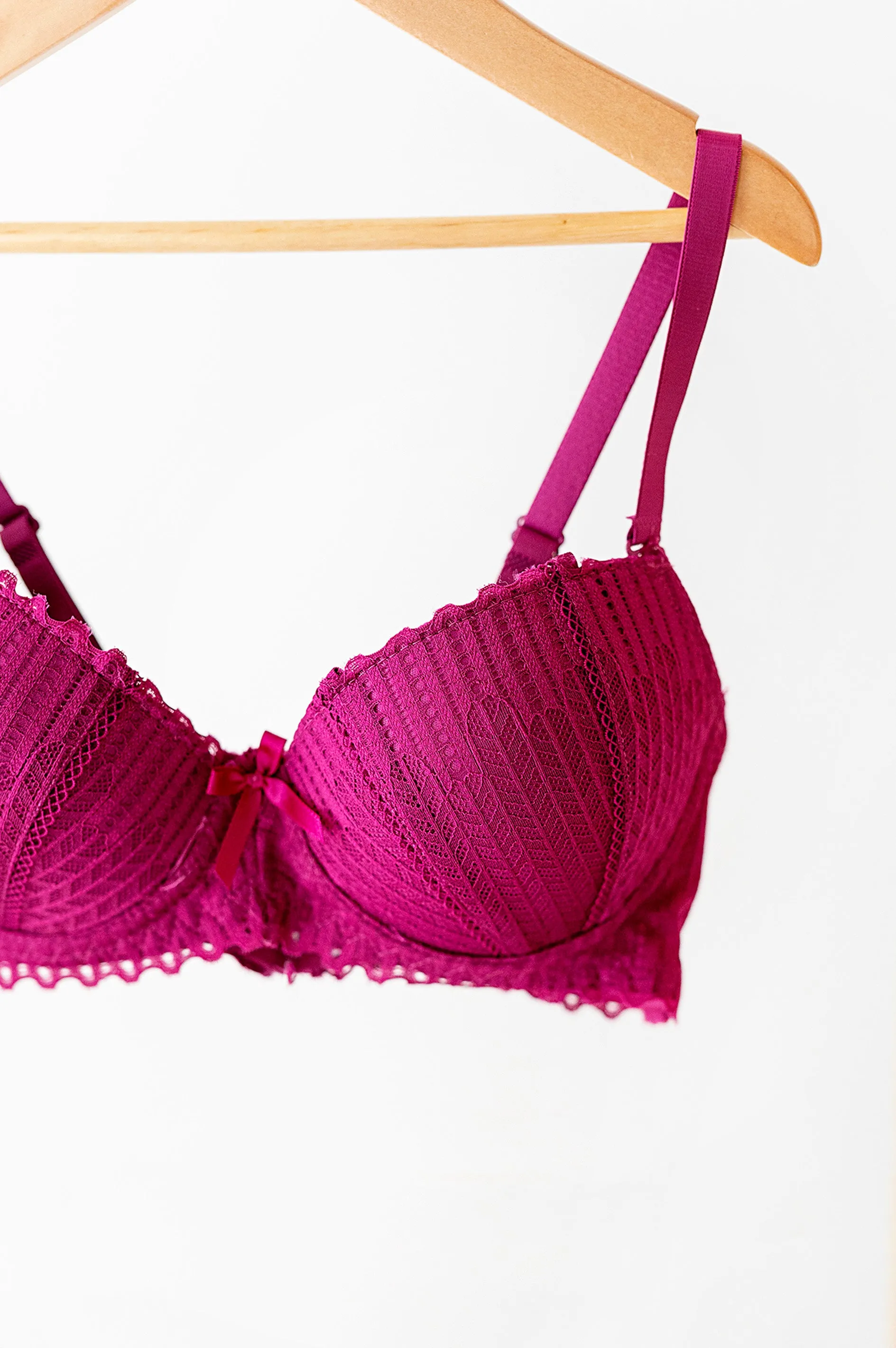 Gia Lace Bra In Fuchsia - Size 40C Left