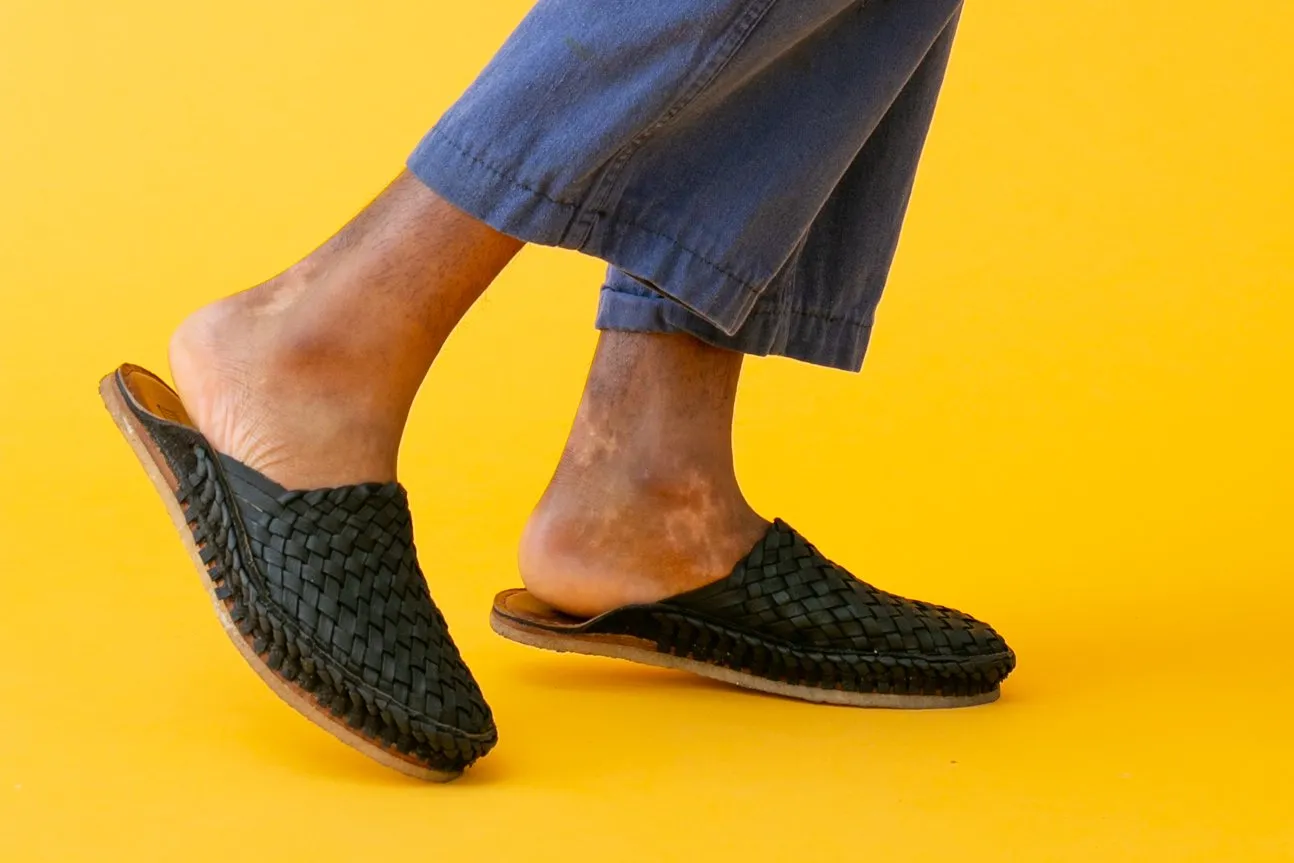 Woven City Slipper in Charcoal